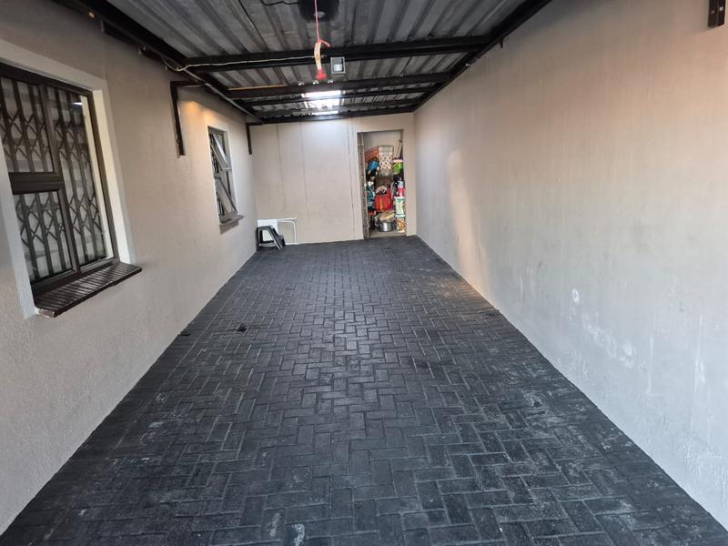 3 Bedroom Property for Sale in Windmill Park Gauteng