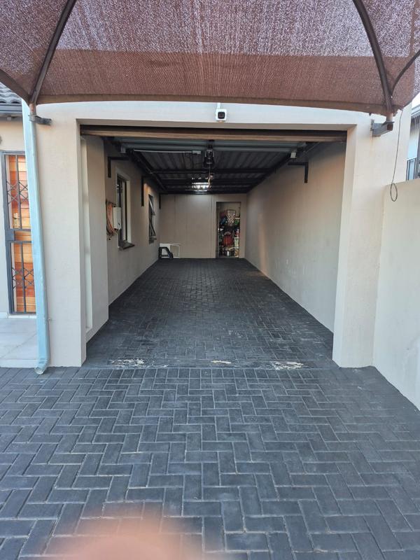 3 Bedroom Property for Sale in Windmill Park Gauteng