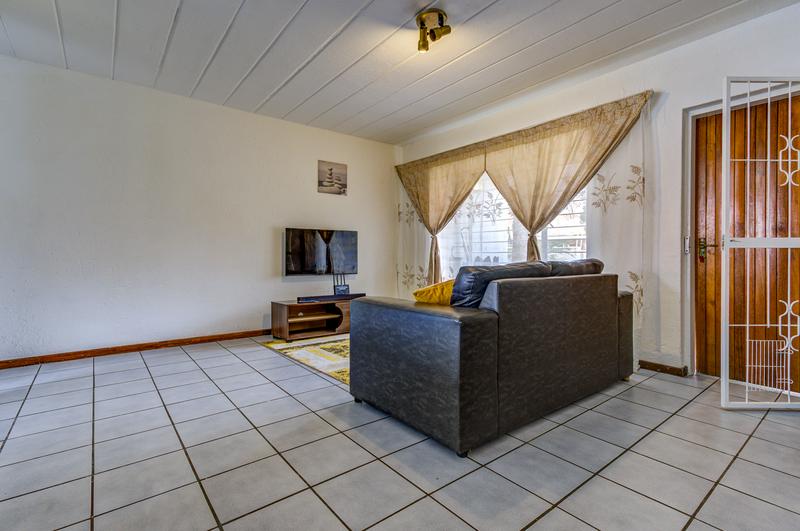 2 Bedroom Property for Sale in Glen Marais Gauteng