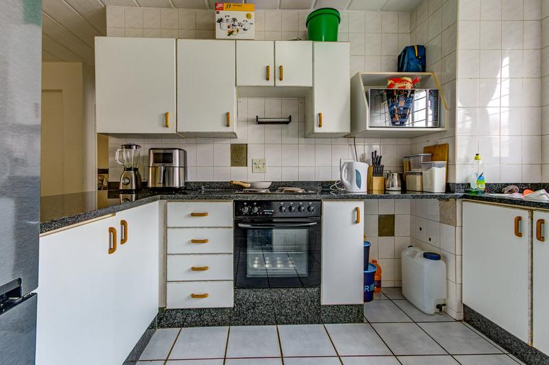 2 Bedroom Property for Sale in Glen Marais Gauteng