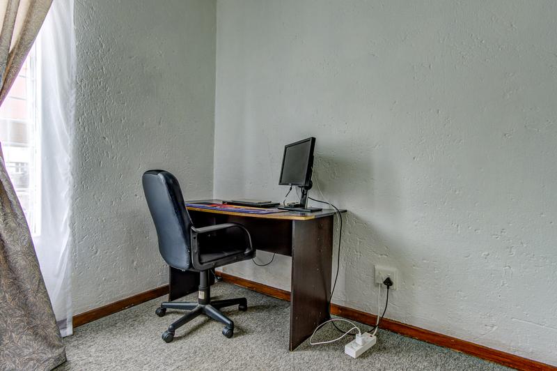 2 Bedroom Property for Sale in Glen Marais Gauteng