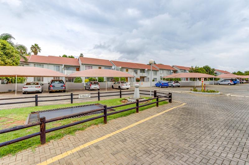 2 Bedroom Property for Sale in Glen Marais Gauteng