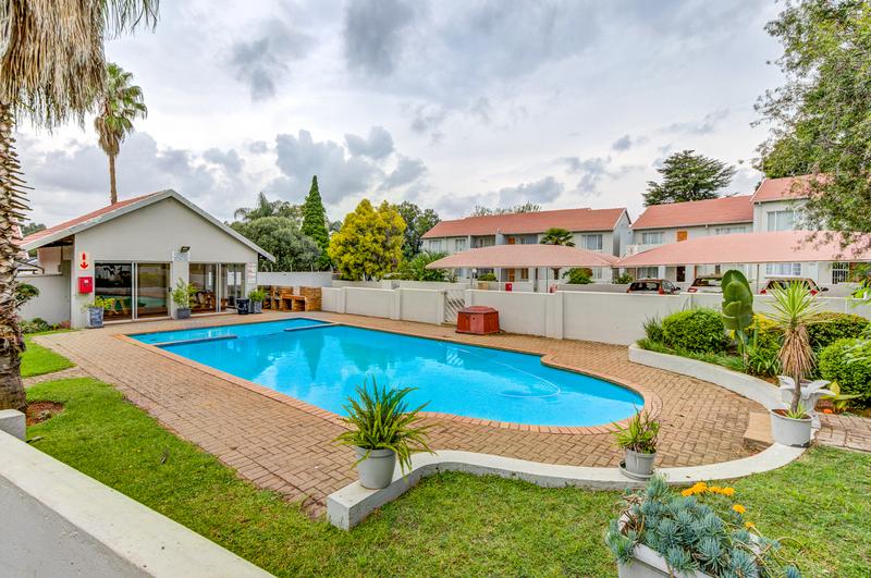 2 Bedroom Property for Sale in Glen Marais Gauteng