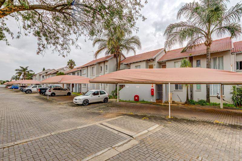 2 Bedroom Property for Sale in Glen Marais Gauteng