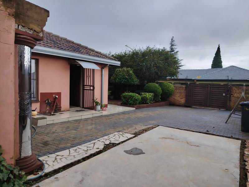 To Let 3 Bedroom Property for Rent in Kagiso Gauteng