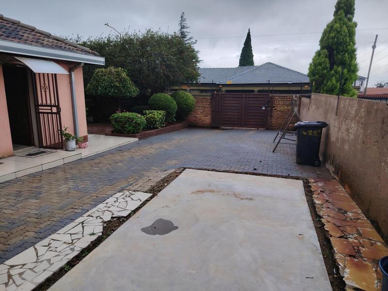 To Let 3 Bedroom Property for Rent in Kagiso Gauteng