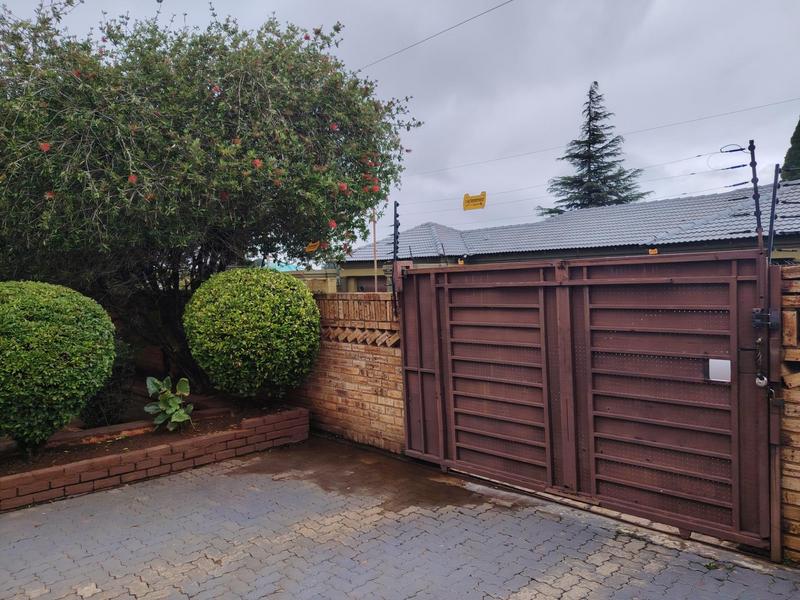 To Let 3 Bedroom Property for Rent in Kagiso Gauteng