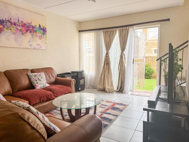 3 Bedroom Property for Sale in Wilgeheuwel Gauteng