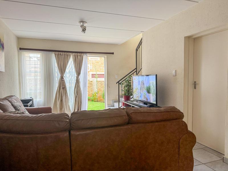 3 Bedroom Property for Sale in Wilgeheuwel Gauteng