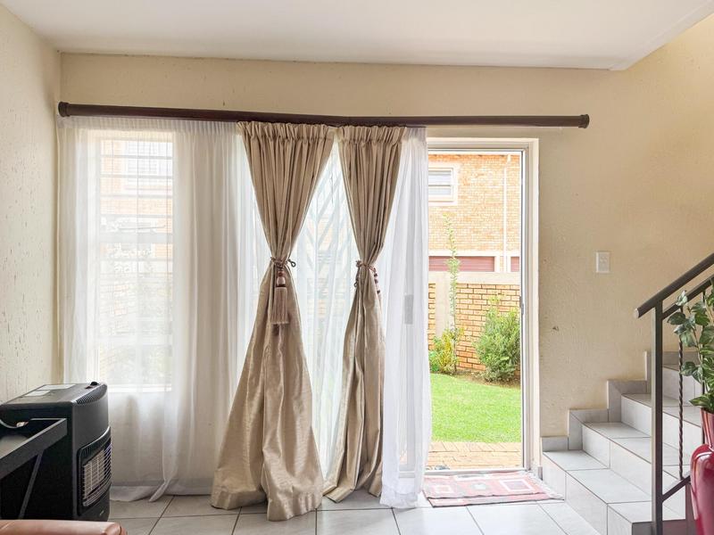 3 Bedroom Property for Sale in Wilgeheuwel Gauteng