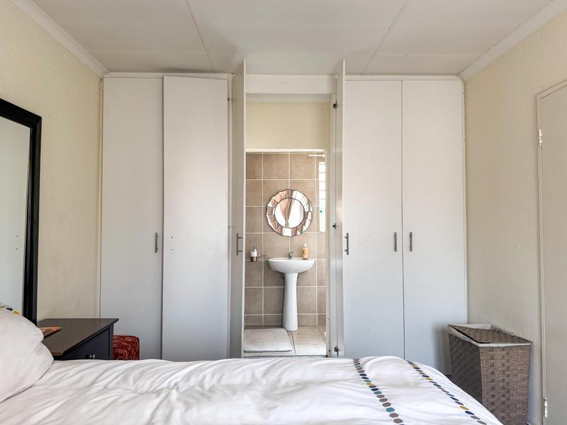 3 Bedroom Property for Sale in Wilgeheuwel Gauteng