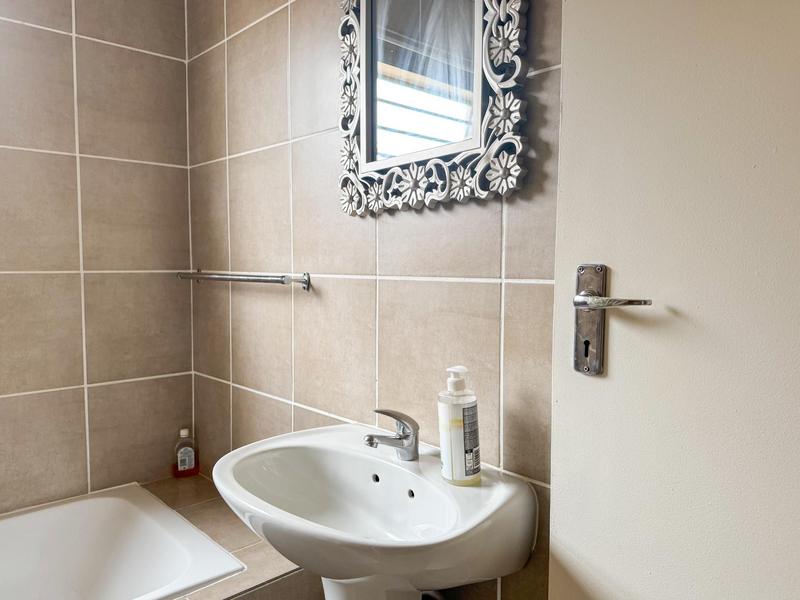 3 Bedroom Property for Sale in Wilgeheuwel Gauteng