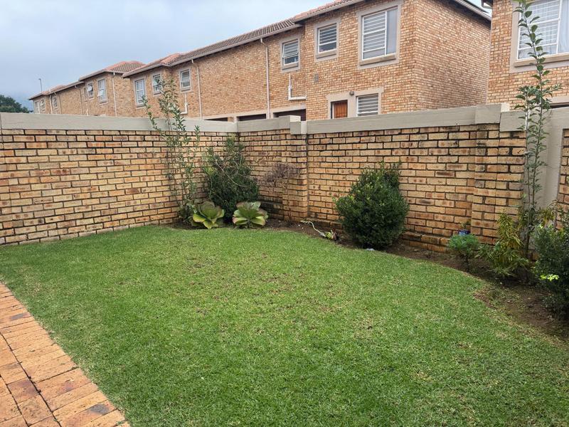 3 Bedroom Property for Sale in Wilgeheuwel Gauteng