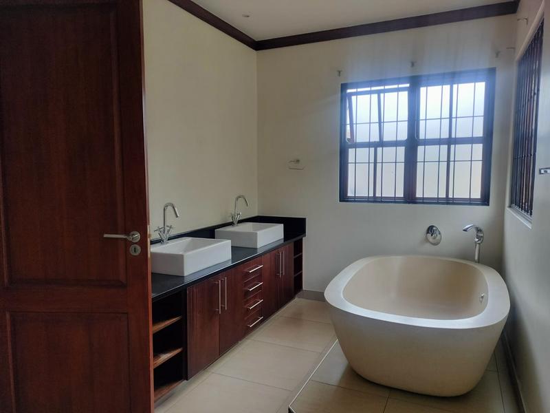 3 Bedroom Property for Sale in Waterkloof Ridge Gauteng
