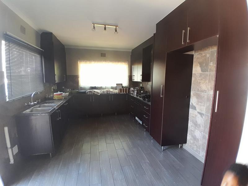 To Let 3 Bedroom Property for Rent in Lambton Gauteng