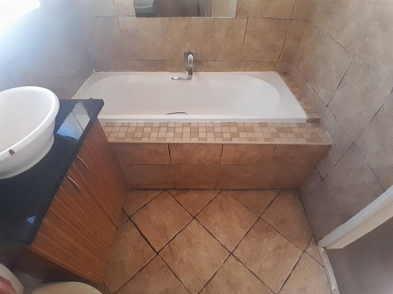 To Let 3 Bedroom Property for Rent in Lambton Gauteng