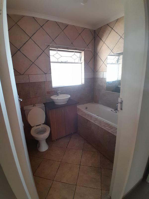 To Let 3 Bedroom Property for Rent in Lambton Gauteng