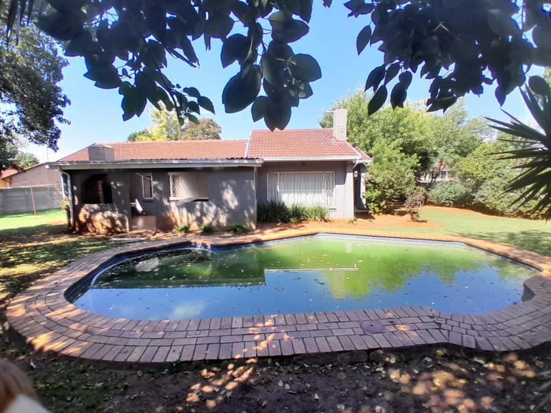 To Let 3 Bedroom Property for Rent in Lambton Gauteng