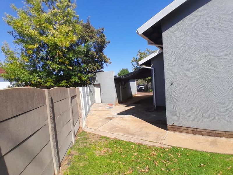 To Let 3 Bedroom Property for Rent in Lambton Gauteng