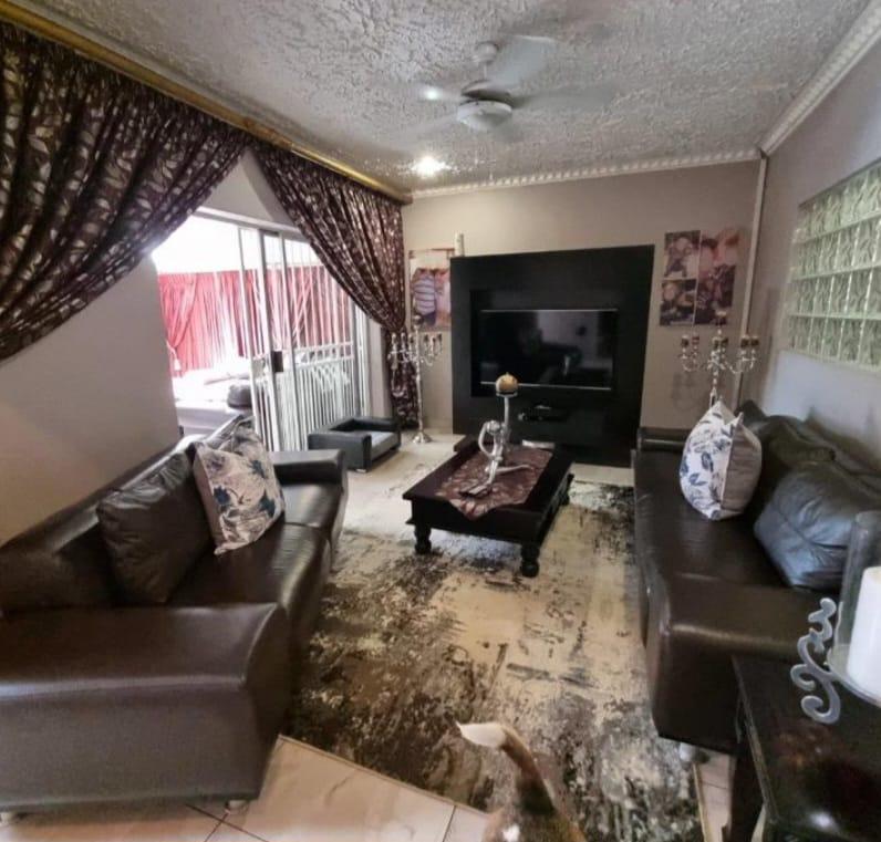 3 Bedroom Property for Sale in Alberante Gauteng