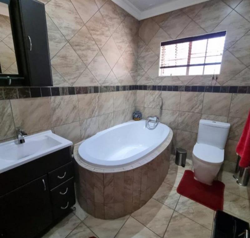 3 Bedroom Property for Sale in Alberante Gauteng