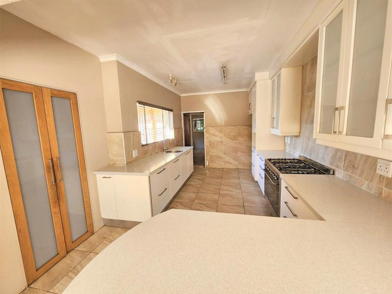 4 Bedroom Property for Sale in Waterkloof Glen Gauteng