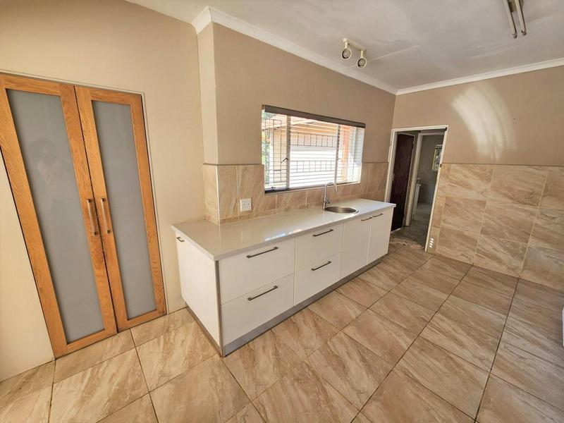 4 Bedroom Property for Sale in Waterkloof Glen Gauteng