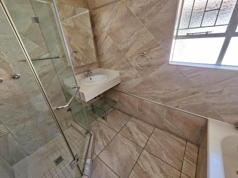 4 Bedroom Property for Sale in Waterkloof Glen Gauteng
