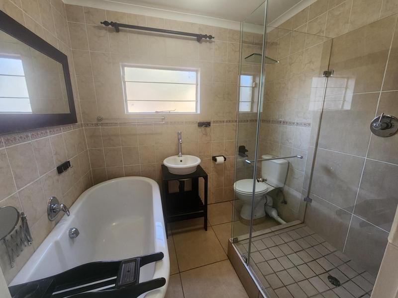 2 Bedroom Property for Sale in Pierre Van Ryneveld Gauteng