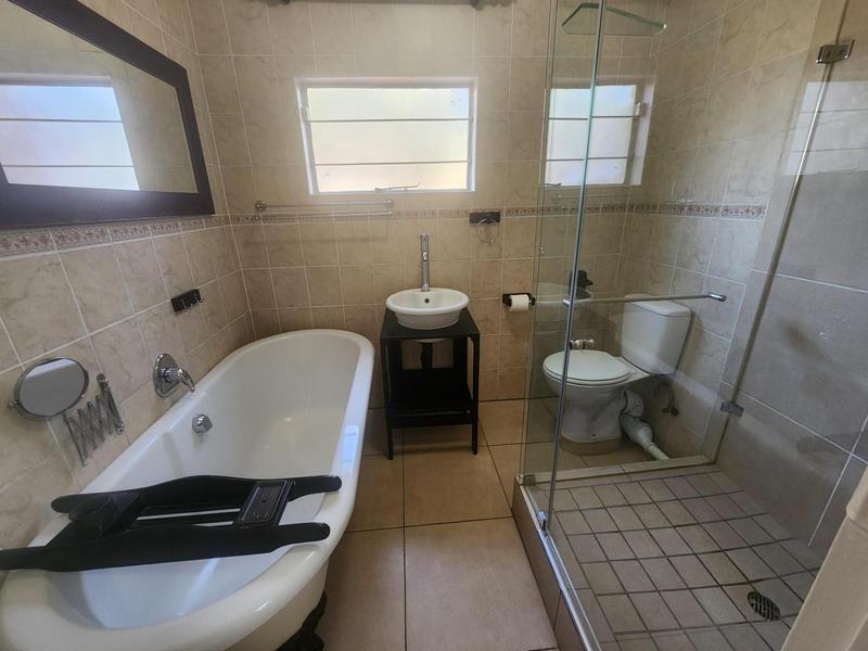 2 Bedroom Property for Sale in Pierre Van Ryneveld Gauteng