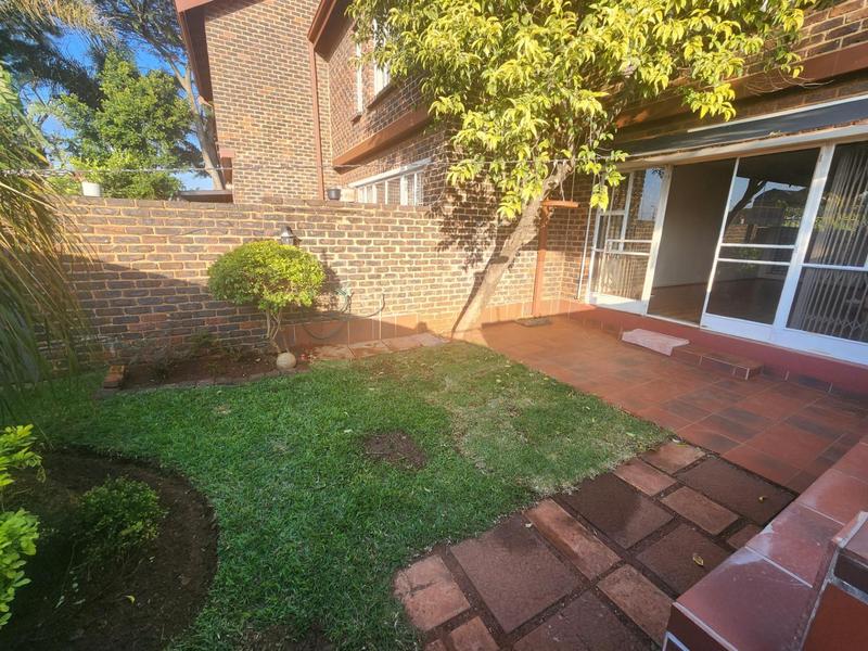 2 Bedroom Property for Sale in Pierre Van Ryneveld Gauteng