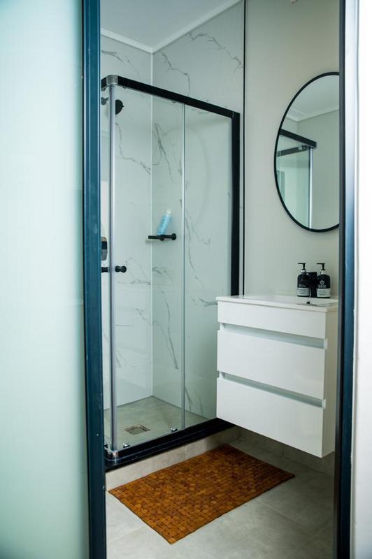 To Let 1 Bedroom Property for Rent in Waterfall Gauteng