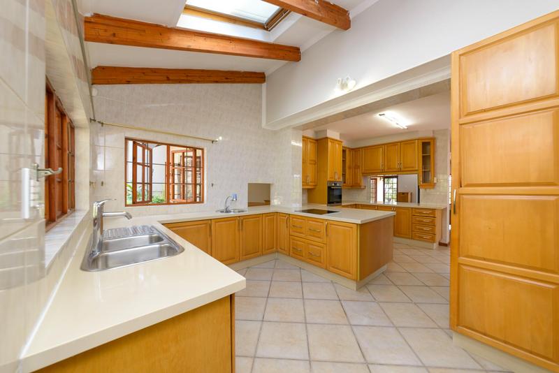 5 Bedroom Property for Sale in Waterkloof Ridge Gauteng