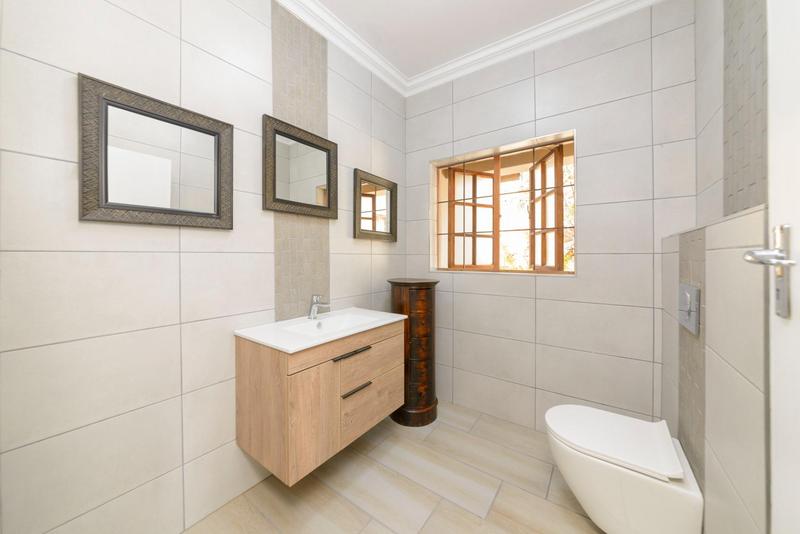 5 Bedroom Property for Sale in Waterkloof Ridge Gauteng