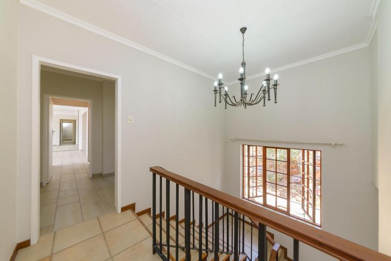 5 Bedroom Property for Sale in Waterkloof Ridge Gauteng
