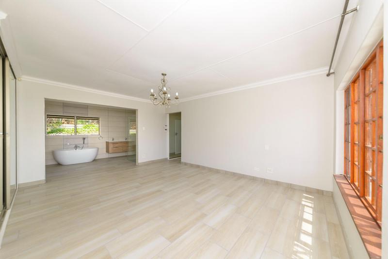 5 Bedroom Property for Sale in Waterkloof Ridge Gauteng