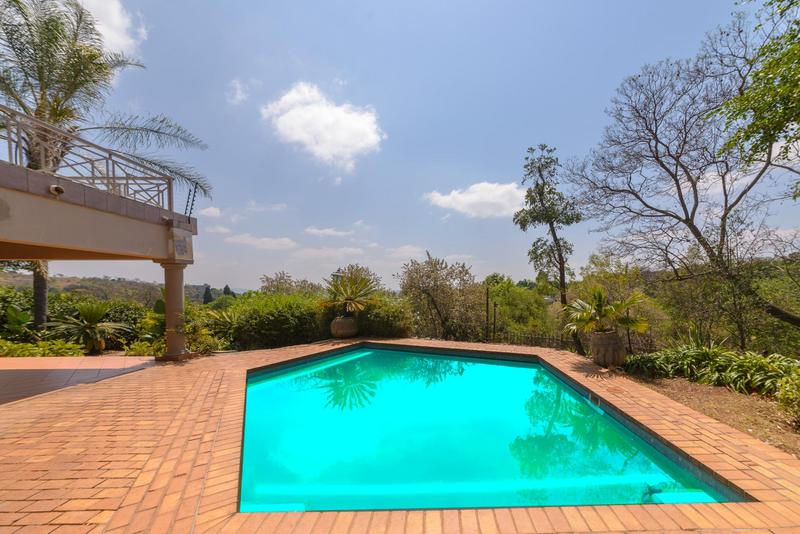 5 Bedroom Property for Sale in Waterkloof Ridge Gauteng