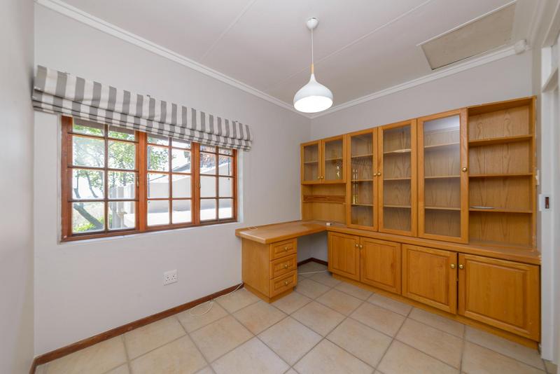 5 Bedroom Property for Sale in Waterkloof Ridge Gauteng