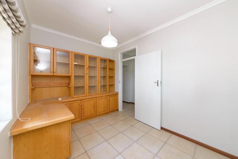 5 Bedroom Property for Sale in Waterkloof Ridge Gauteng