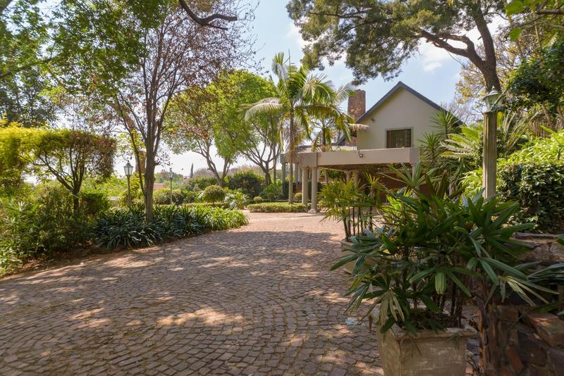 5 Bedroom Property for Sale in Waterkloof Ridge Gauteng