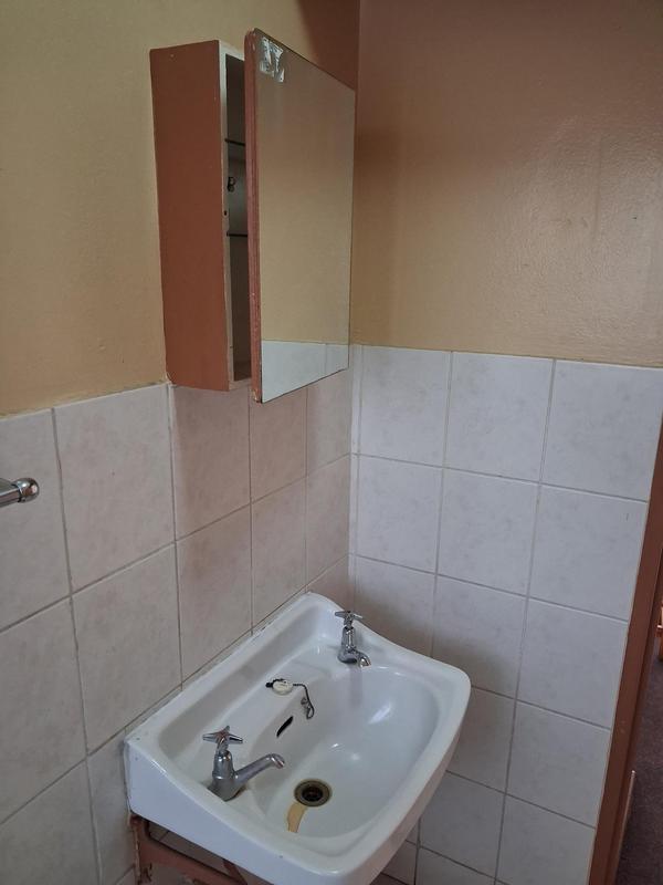To Let 1 Bedroom Property for Rent in Queenswood Gauteng