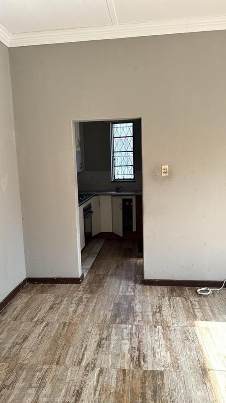 To Let 1 Bedroom Property for Rent in Cyrildene Gauteng