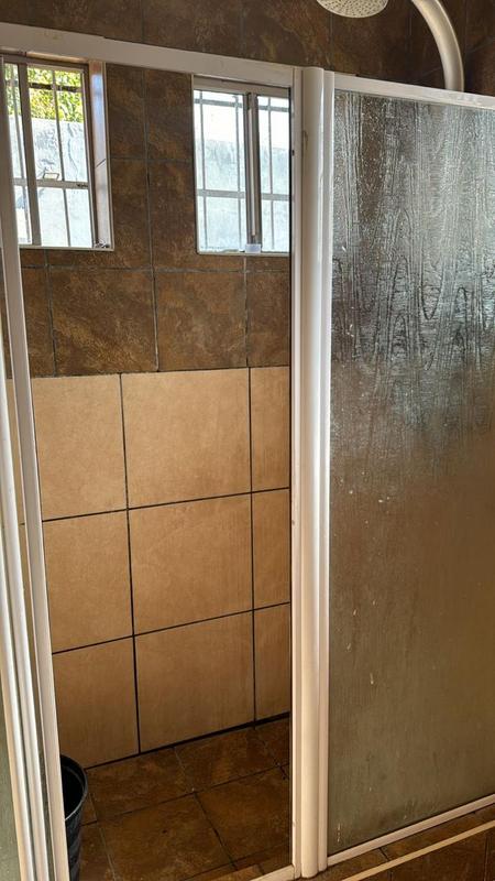 To Let 1 Bedroom Property for Rent in Cyrildene Gauteng