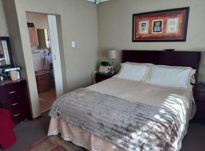 To Let 4 Bedroom Property for Rent in Buccleuch Gauteng