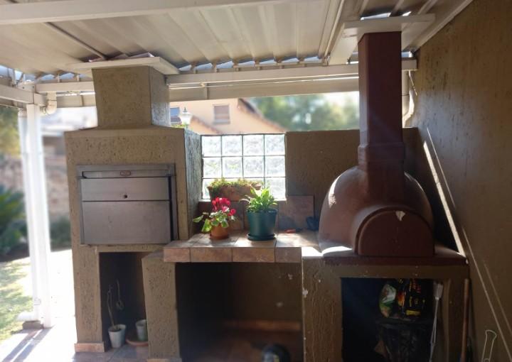 To Let 4 Bedroom Property for Rent in Buccleuch Gauteng