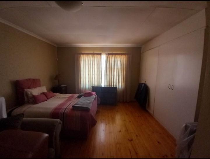To Let 4 Bedroom Property for Rent in Buccleuch Gauteng