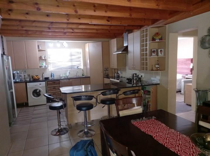 To Let 4 Bedroom Property for Rent in Buccleuch Gauteng