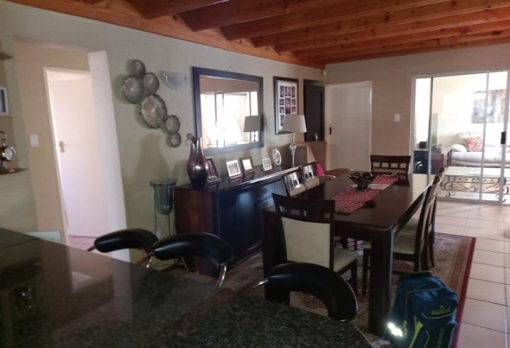 To Let 4 Bedroom Property for Rent in Buccleuch Gauteng