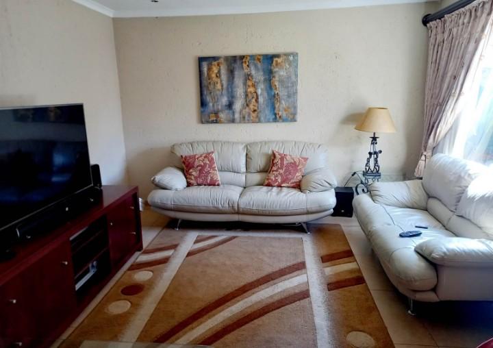 To Let 4 Bedroom Property for Rent in Buccleuch Gauteng