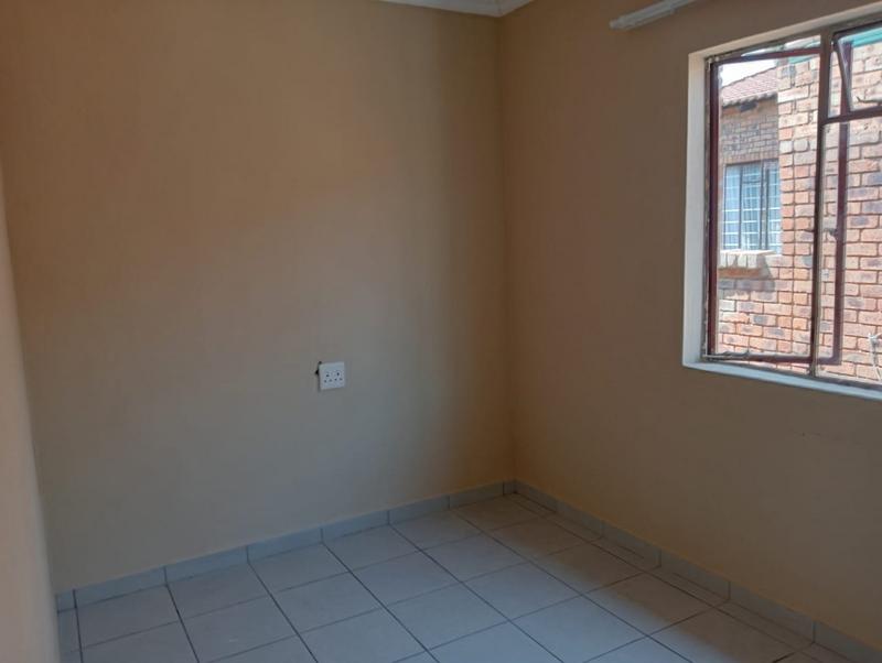 To Let 1 Bedroom Property for Rent in Noordwyk Gauteng